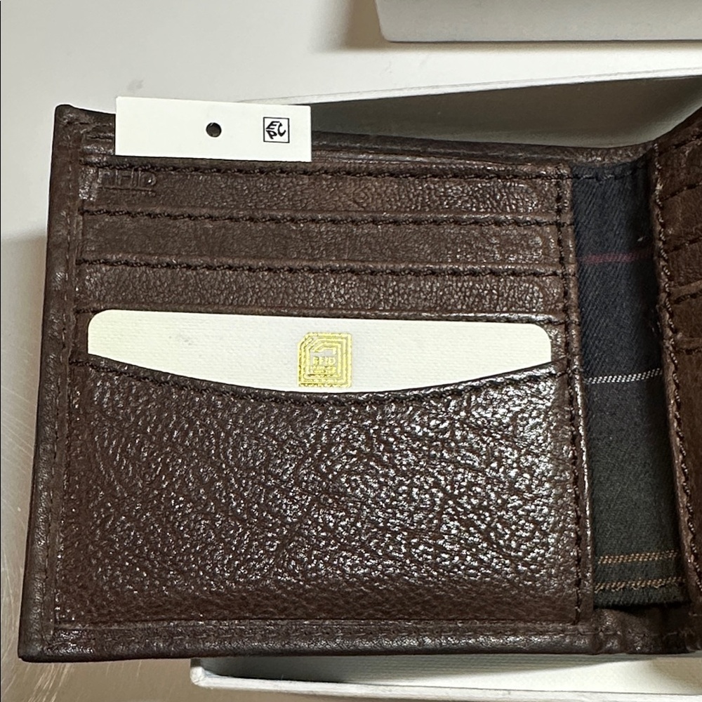 New RFID Barbour Bi-Fold Wallet - Picture 2 of 8